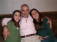 Mike Saunders with his daughters Emily and Tania, Dec 2005